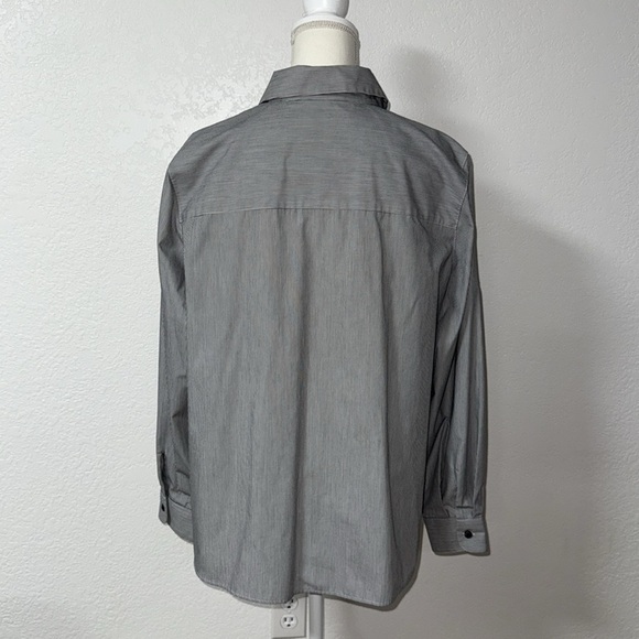 WRINKLE FREE Gray Button-Up Shirt - Picture 3 of 9